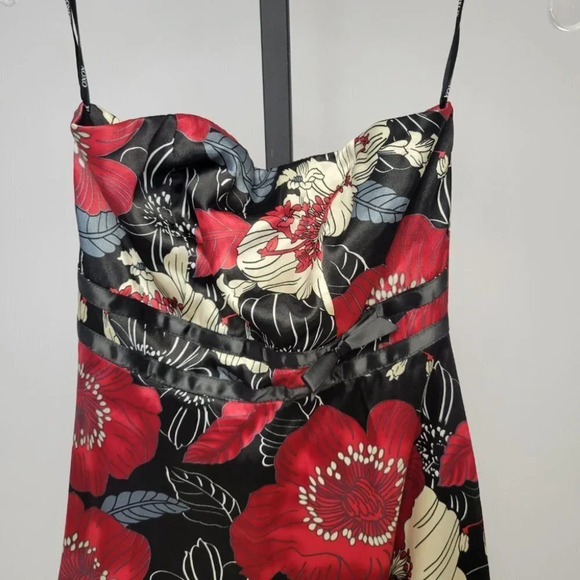 XOXO Y2K strapless Dress - Picture 2 of 4